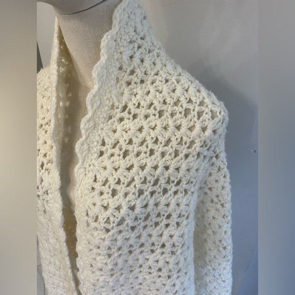 Handmade white crochet knit fringe shawl cape one size fits most warm cozy fall - Picture 2 of 4